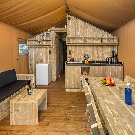 Campo de lujo Safari Tent With Kitchen, 8 Km From Helmond Mierlo